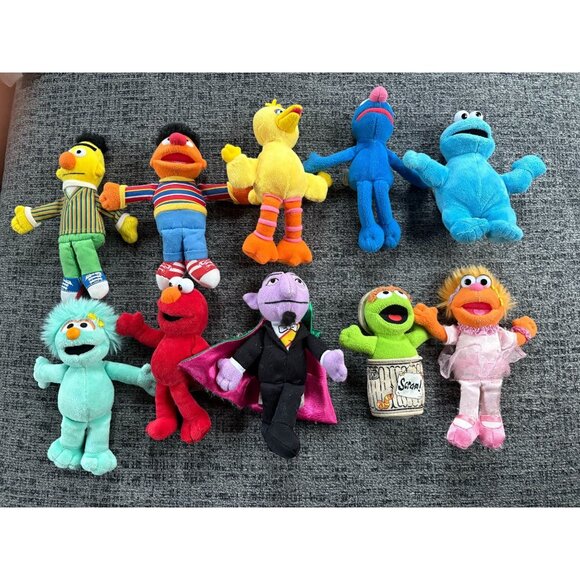 Sesame Street Plush Toy Set Of 10 Mini Characters Including Elmo Big Bird Cookie - Picture 1 of 11